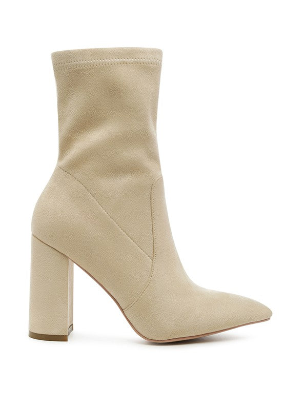 POINTED BLOCK HEELED BOOT