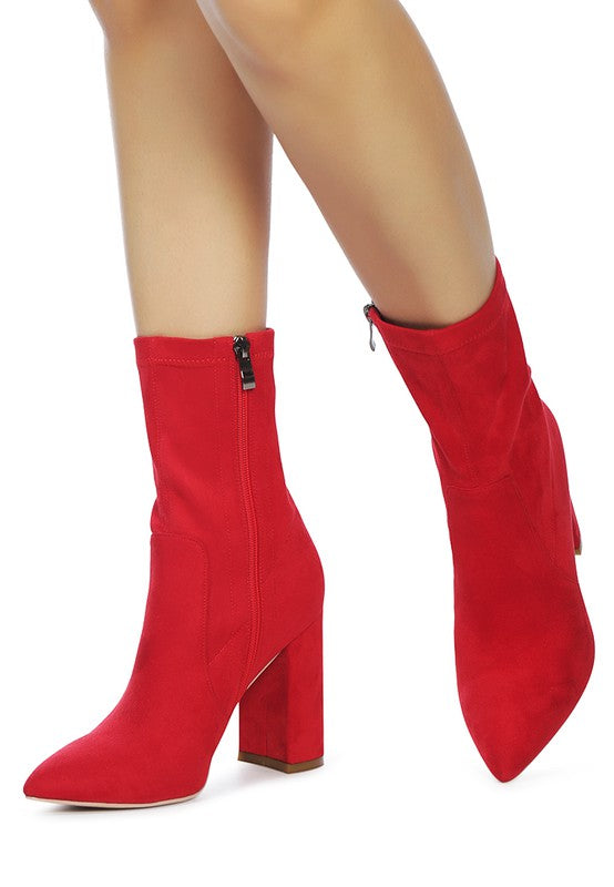 POINTED BLOCK HEELED BOOT