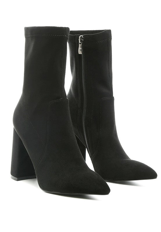 POINTED BLOCK HEELED BOOT