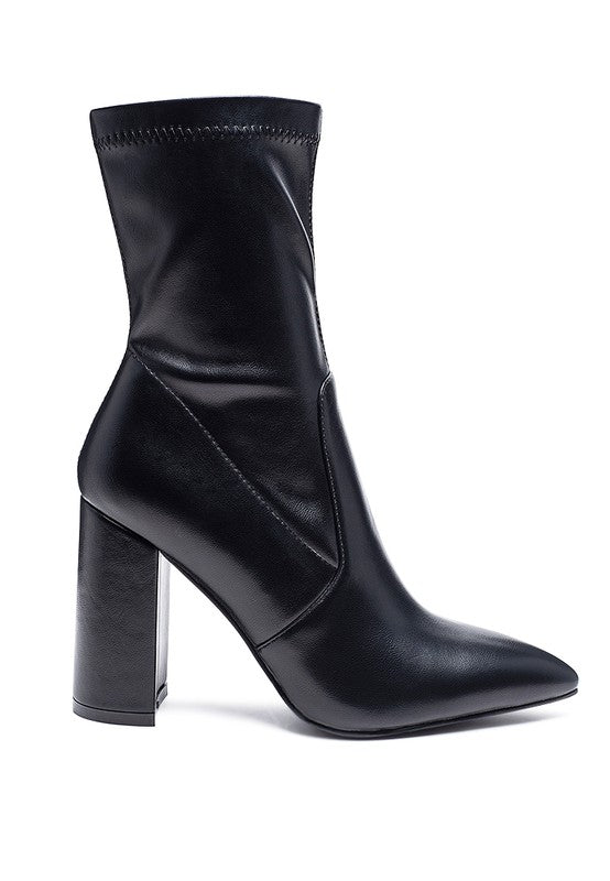 POINTED BLOCK HEELED BOOT