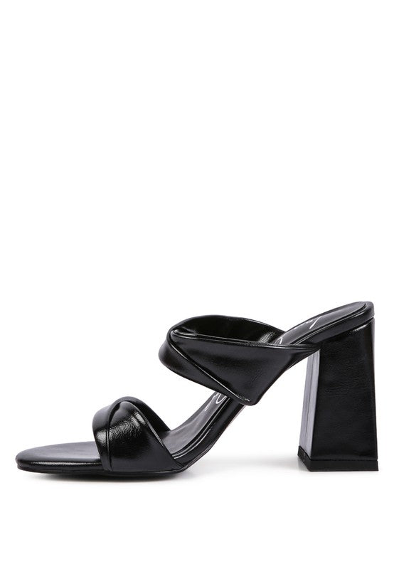 BLOCK HEELED SANDAL