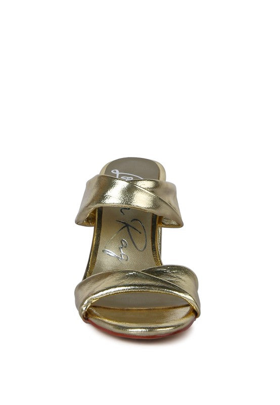 BLOCK HEELED SANDAL