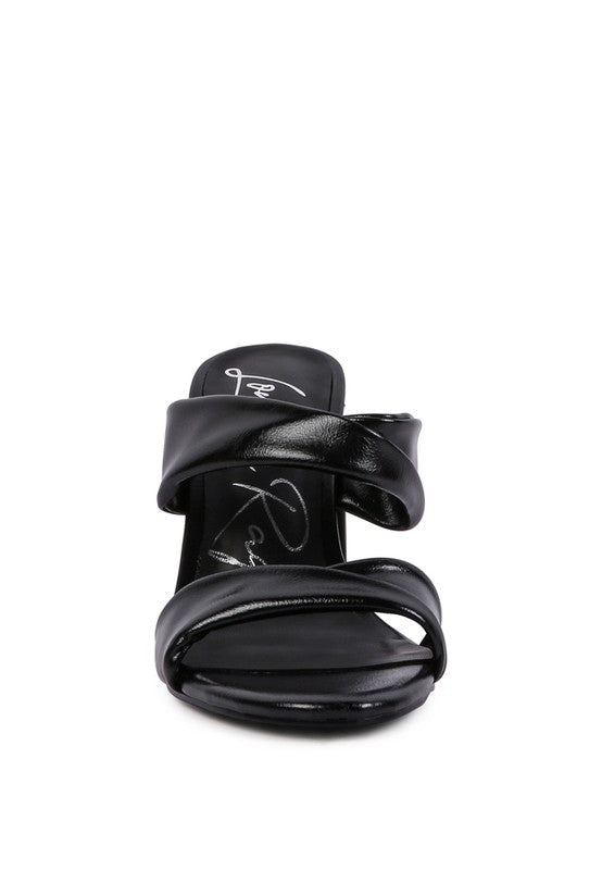 BLOCK HEELED SANDAL