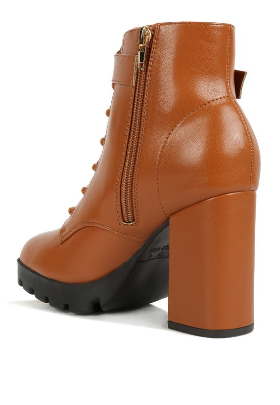 LACE UP HEELED BOOT